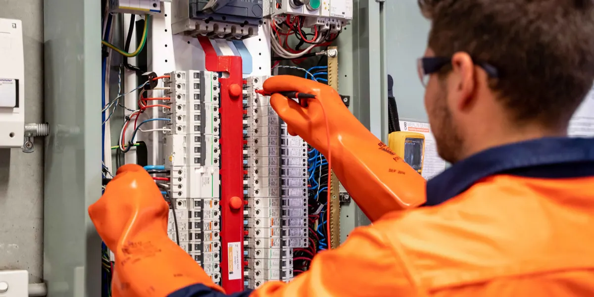 Structure of an Electrical Trade School Program